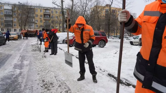 Latest News & Breaking Stories | Stay Updated with Caspianpost.com - Russia Expels Migrants—and Then Scrambles to Replace Them