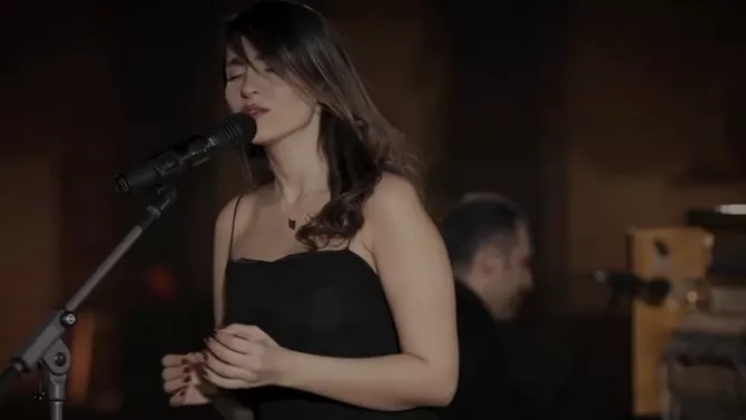 Iranian Singer to Face Over 70 Lashes After Hijab-Less Performance