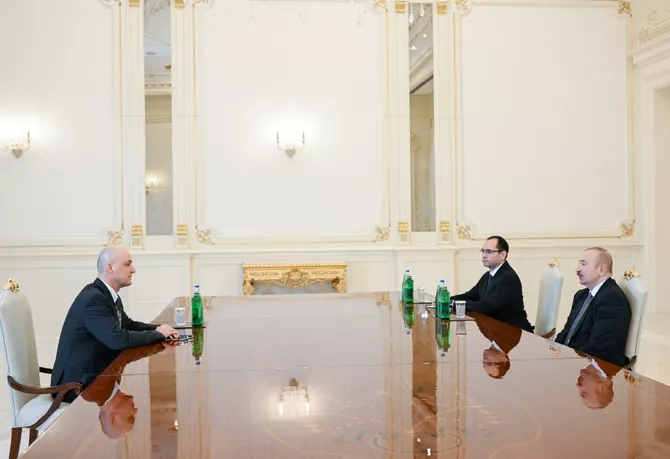 President Aliyev Meets John Deere President for CIS and Central Asia
