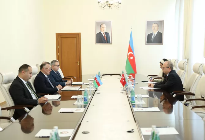 Azerbaijan, Türkiye Explore Strengthening Healthcare Cooperation