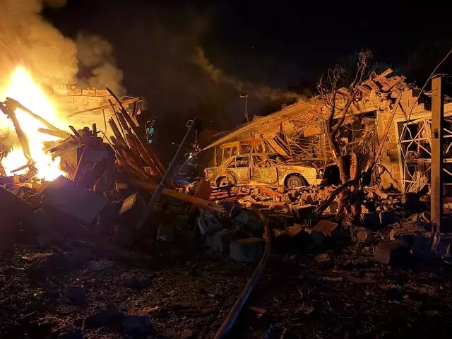 Russian Strikes Kill 10 in Ukraine as Zelenskyy Warns of More North Korean Missile Support