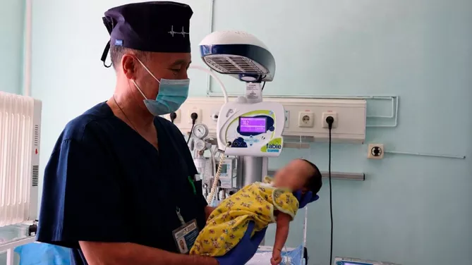 Doctors Remove 2-Kilogram Tumor From Newborn in Kazakhstan's Almaty
