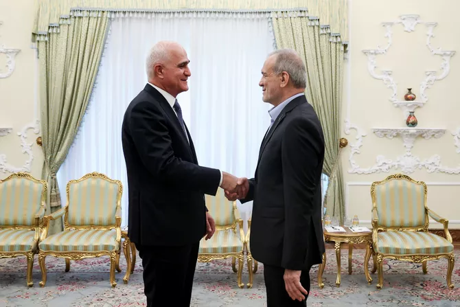 Azerbaijan, Iran Discuss Expanding Trade, Economic Cooperation