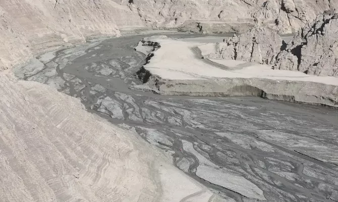 Latest News & Breaking Stories | Stay Updated with Caspianpost.com - Why Iran May Abandon Tehran: Drought, Subsidence, No Water