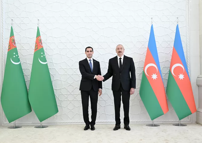 Azerbaijan Rolls Out Red Carpet for Turkmen President