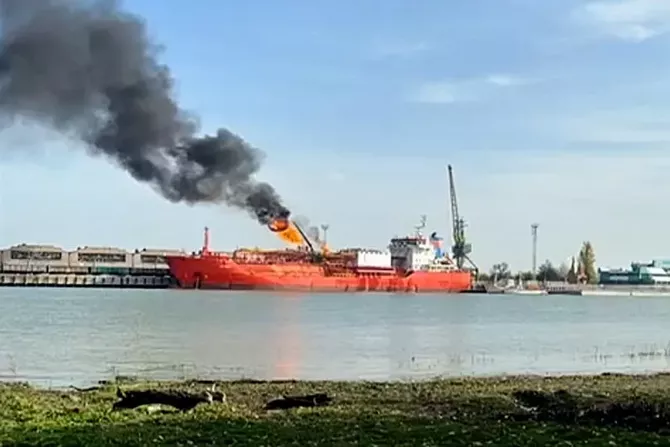Turkish LPG Vessel Hit by Drone in Ukrainian Port, Fire Still Burning