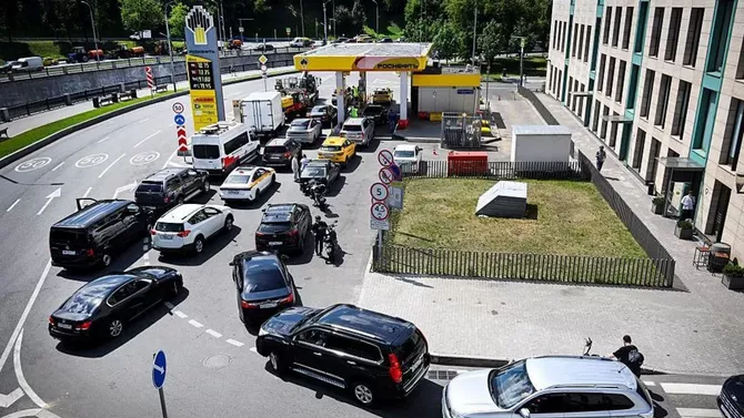 Russia Brings Back Lower-Grade Fuel to Ease Shortages