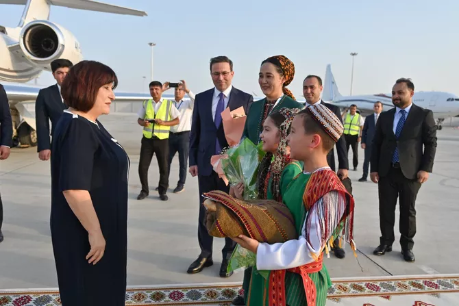 Speaker of Azerbaijani Parliament pays working visit to Turkmenistan