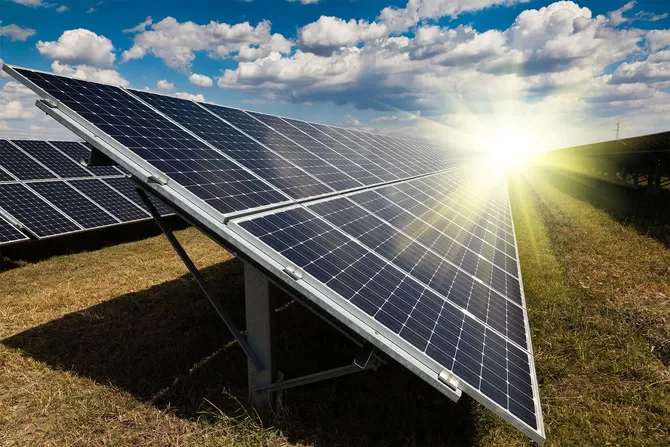 Tajikistan Pushes Solar Energy as Dushanbe Orders Citywide Installations