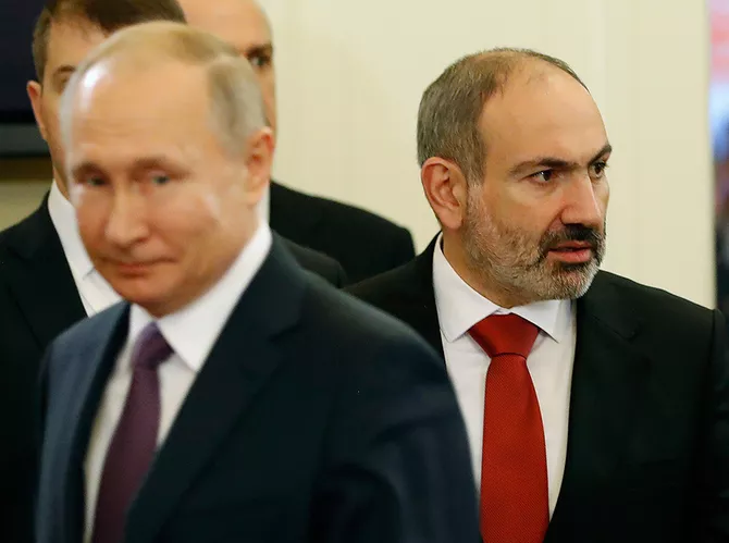 Putin, Pashinyan Hold Telephone Talks on EAEU Summit