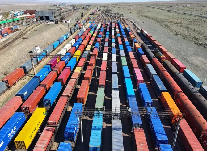 Azerbaijan, GIP Discuss Middle Corridor Development