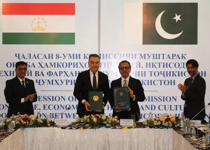 Tajikistan, Pakistan Establish Joint Commission to Boost Trade, Energy