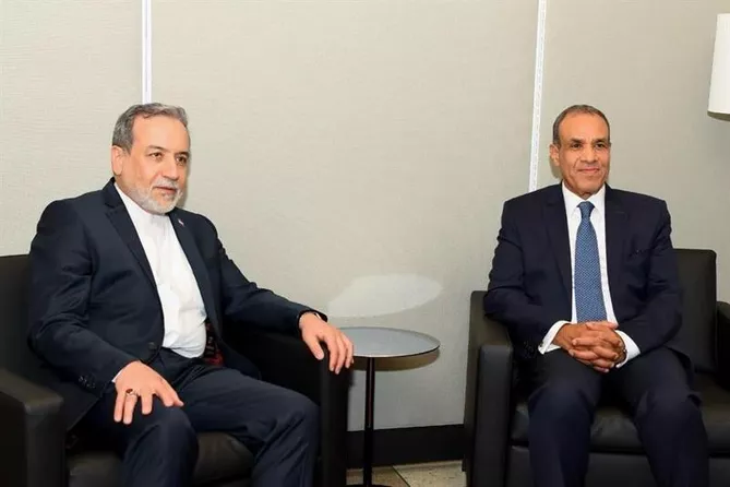 Iran, Egypt FMs Discuss Bilateral Ties, Regional Issues