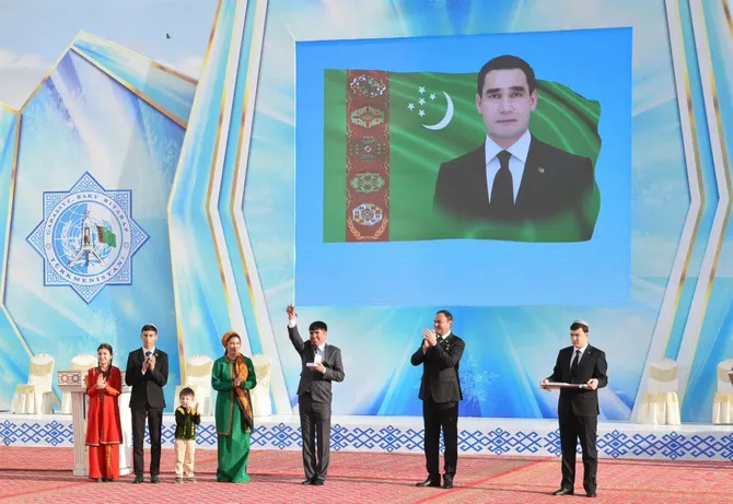 New Apartments Bring Holiday Joy to Turkmen Families