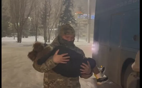 Kazakh Rescuers Save Over 80 Tajik Passengers in Deep Freeze