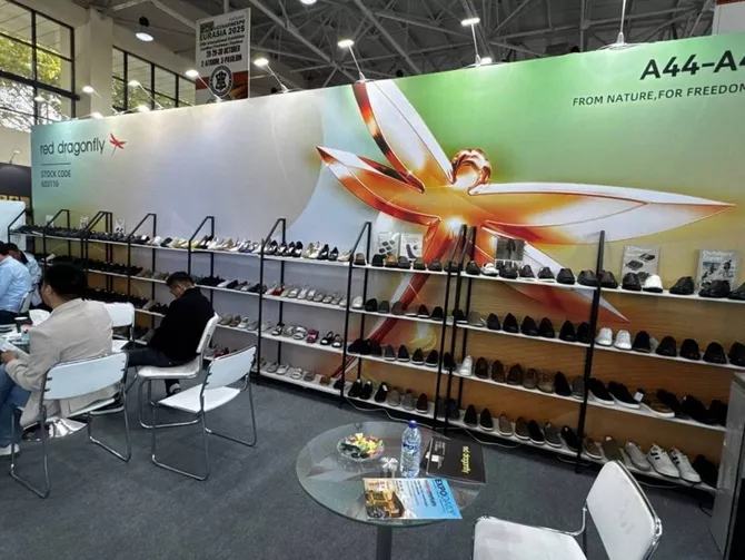 UzCharmExpo-EURASIA 2025 Showcases Uzbekistan’s Leather and Footwear Excellence - 17028 Latest News & Breaking Stories | Stay Updated with Caspianpost.com - UzCharmExpo-EURASIA 2025 Showcases Uzbekistan’s Leather and Footwear Excellence