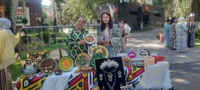 Latest News & Breaking Stories | Stay Updated with Caspianpost.com - Tashkent Hosts National Costumes Festival