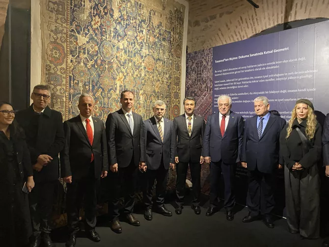 Latest News & Breaking Stories | Stay Updated with Caspianpost.com - Azerbaijan’s 17th-18th Century Palace Carpets Featured in Istanbul Exhibition