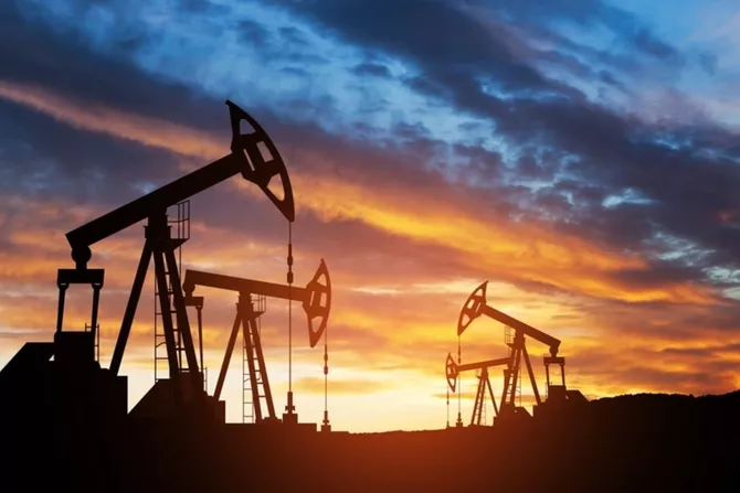 Oil Settles Up as US-Iran Talks Take Center Stage