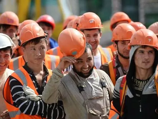 Russia's St. Petersburg Bans Migrants From Working in Shops and Gyms