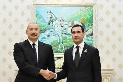 Azerbaijani, Turkmen Leaders Hold Talks in Turkmenbashi
