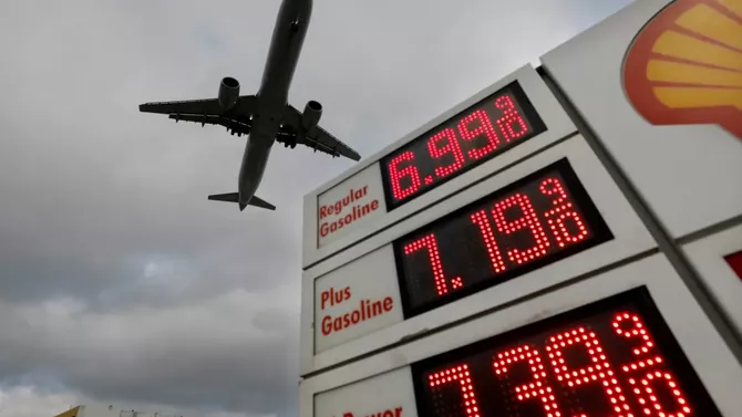 Iran War Disrupts Travel Routes, Fuel Surge Tests European Airlines