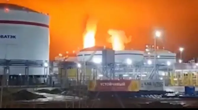 Ukraine Hits Russia's Ust-Luga Oil Terminal; Massive Fire Erupts - VIDEO