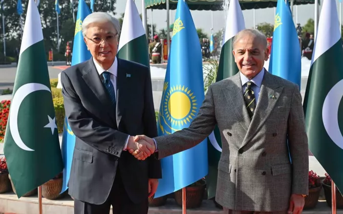 Pakistan Hosts Official Welcome for Kazakh Leader