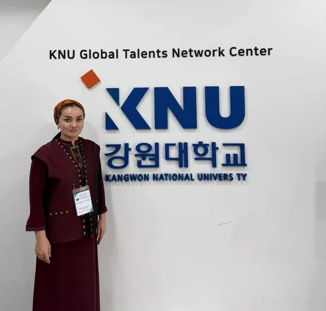 Turkmen Teacher Studies Advanced Korean Methods in Korea