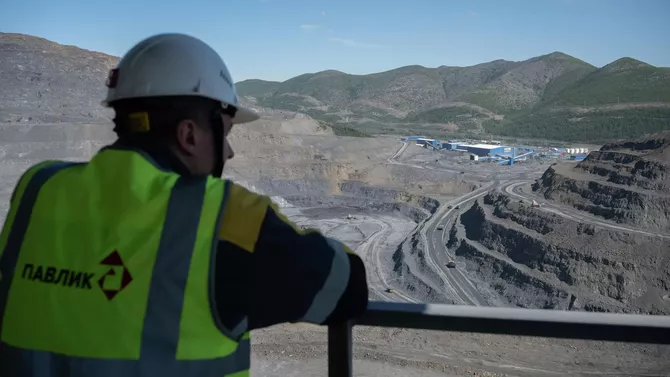 Russia's Sverdlovsk, Tajikistan Agree to Expand Mining, Trade