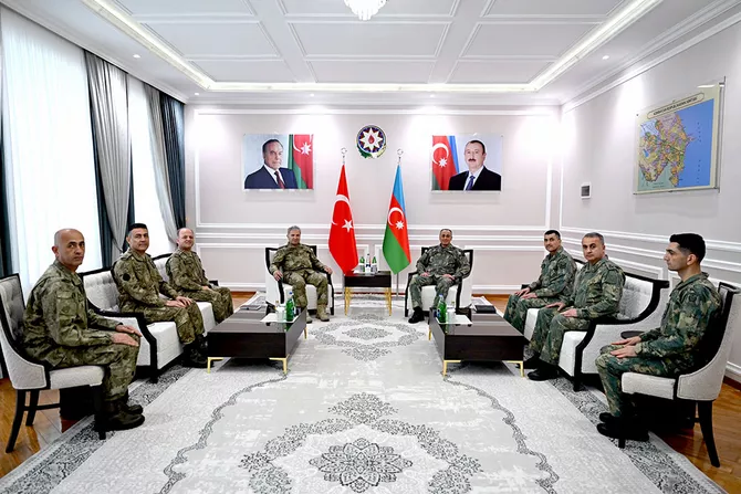 Azerbaijan, Türkiye Hold Talks on Expanding Military Partnership