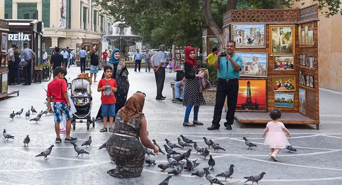 Azerbaijan Sees Sharp Drop in Tourists From Gulf Countries
