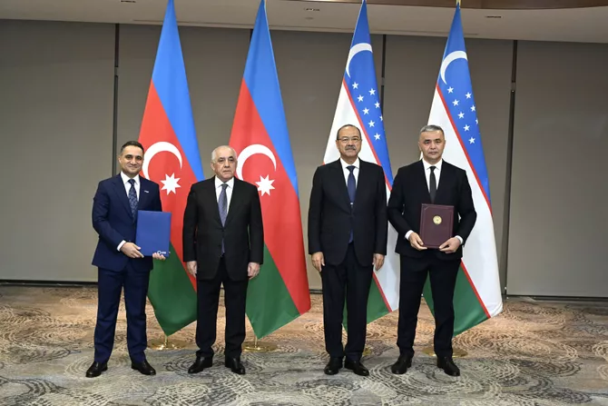 Azerbaijan, Uzbekistan Sign Documents in Presence of Both Countries’ PMs