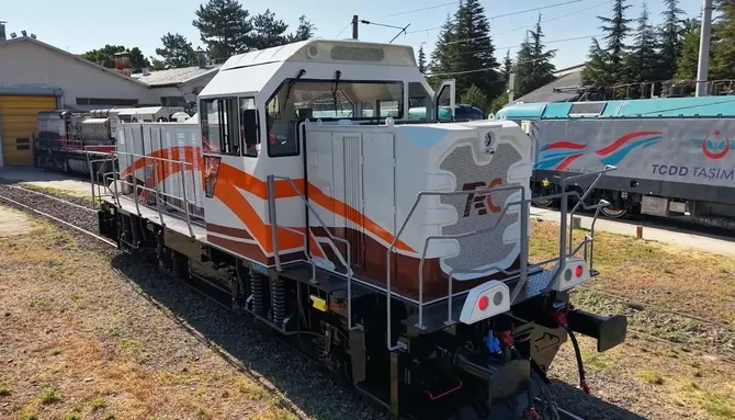 Türkiye Exports First Homegrown Diesel-Electric Locomotive to Africa