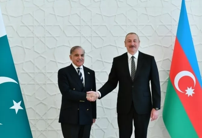 Azerbaijani President, Pakistani PM Reaffirm Strategic Partnership in Phone Call