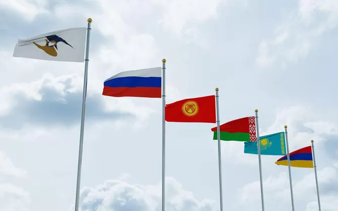 Kyrgyzstan Sues Russia at EAEU Court Over Migrant Rights