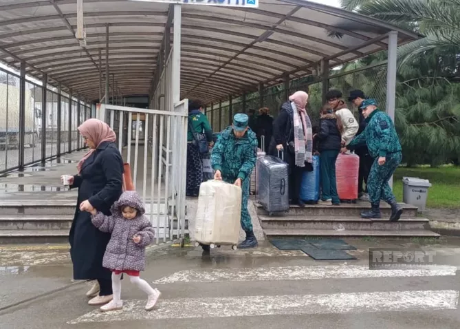 Azerbaijan Receives Dutch and Algerian Diplomats Evacuated from Iran