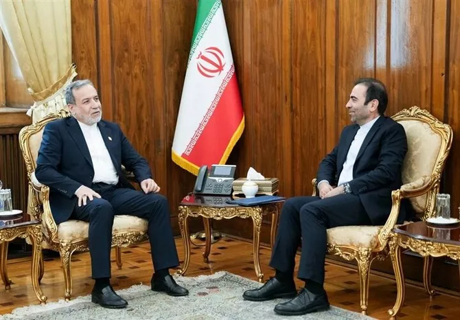 Iranian FM Urges Broader Cooperation with Armenia