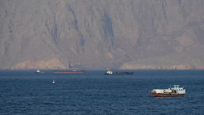 Hormuz Shipping Traffic Nearly Stops as Regional Tensions Rise