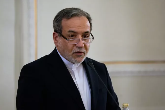 Iran Denies Seeking Ceasefire, Expects to Win War with US