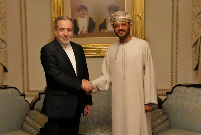 Iranian and Omani Foreign Ministers Meet Ahead of US-Iran Talks