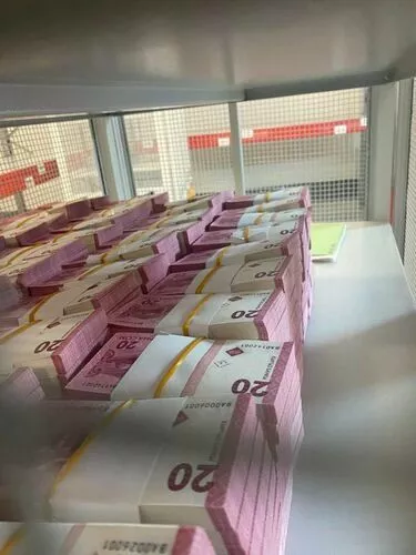 Kyrgyzstan Starts Printing its Own Currency for First Time