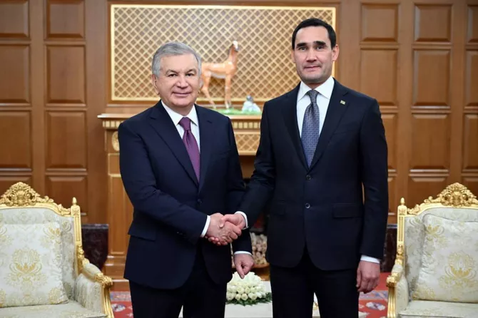 Uzbek, Turkmen Presidents Meet in Ashgabat