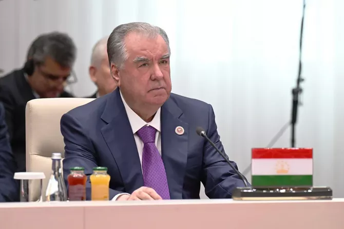 Tajik President Heads to Azerbaijan for CICA Summit