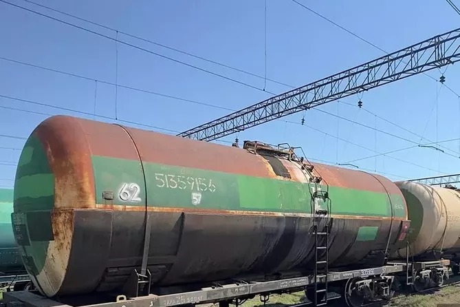 Azerbaijan Sends Over 10 Railcars of Diesel to Armenia