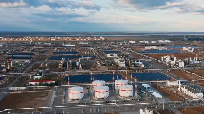 Russia's Volgograd Refinery Halts Crude Processing After Drone Attack