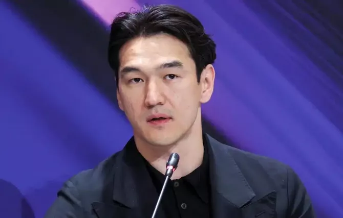 Kazakh Comedian Seeks Performance in Latvia After Deportation