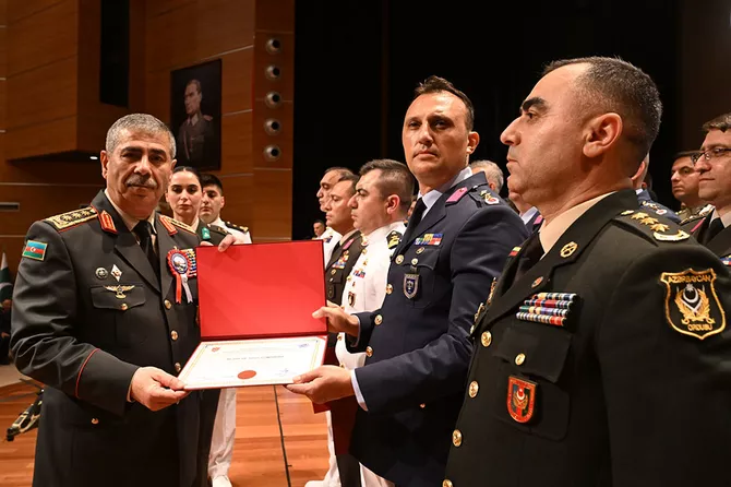 Azerbaijan Defense Minister Arrives in Türkiye on Official Visit