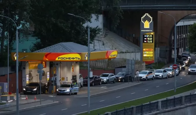 Latest News & Breaking Stories | Stay Updated with Caspianpost.com - Russia’s Fuel Crisis: Can Moscow Keep Pumps Running?