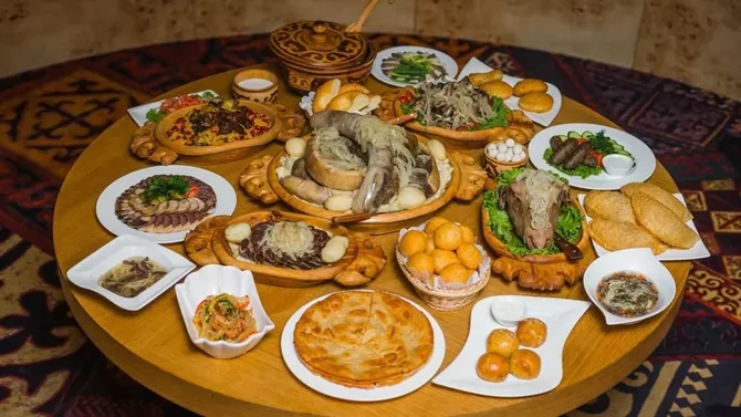 Foreign Visitors in Kazakhstan Spend Most on Food and Local Goods, New Report Shows
